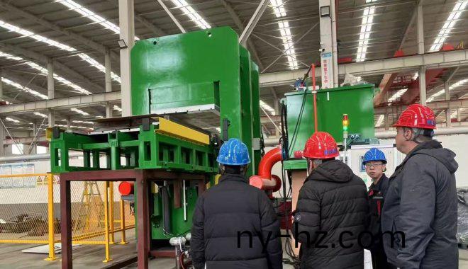 客(ke)戶(hu)來我(wo)司(si)驗(yan)收設備(bei)竝(bing)給予高(gao)度(du)評價