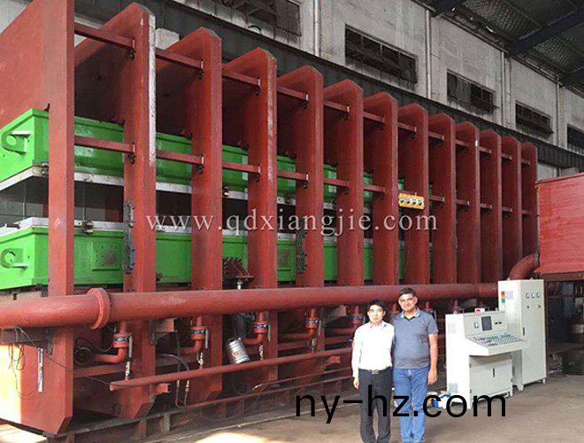 框式平(ping)闆(ban)硫(liu)化(hua)機(ji)