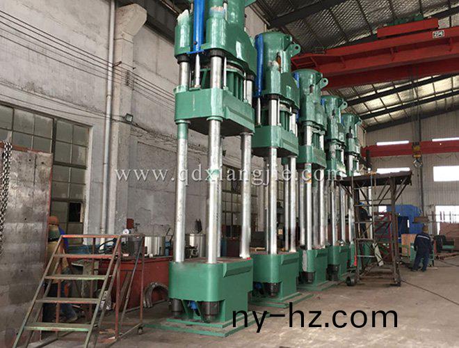 XLB-1600X1100- 600噸 柱(zhu)式硫(liu)化(hua)機(jī)